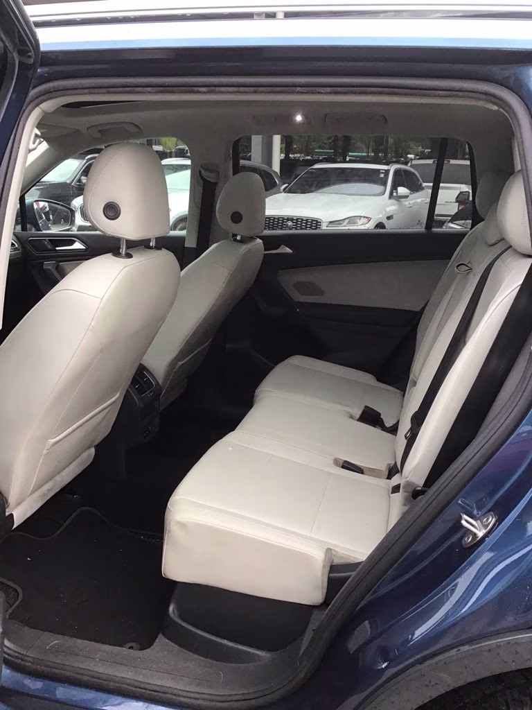 2018 Blue Metallic Volkswagen Tiguan 2.0T SEL AWD SUV