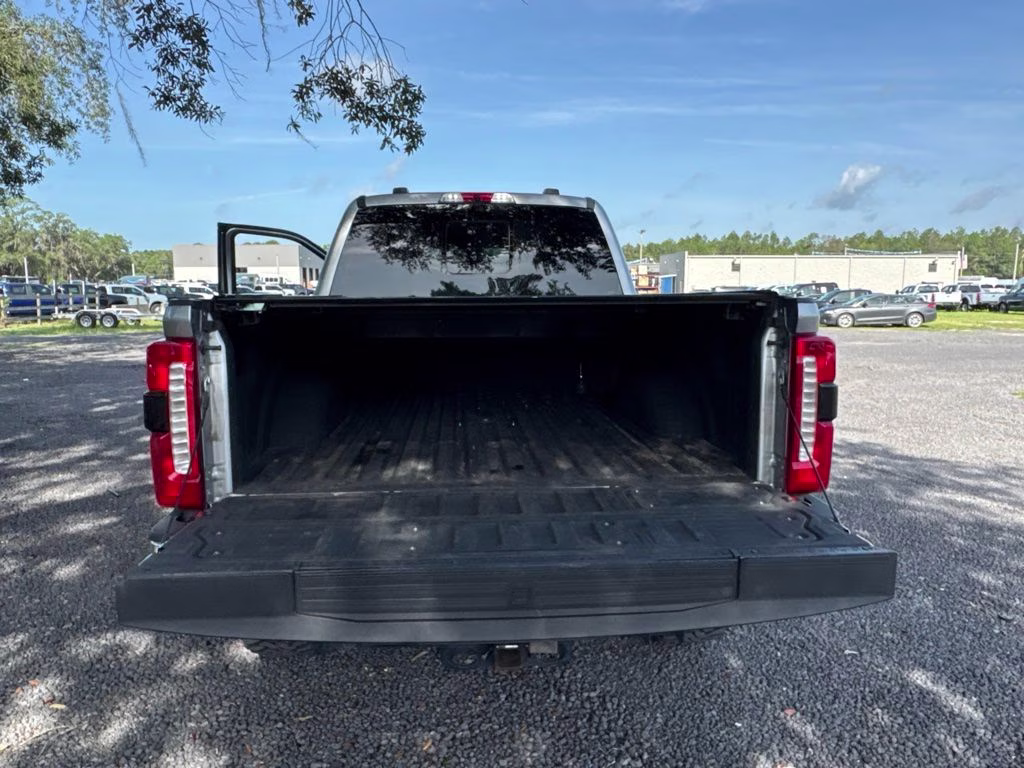 2024 Silver Metallic Ford Super Duty F-250 SRW Lariat 4X4 Truck