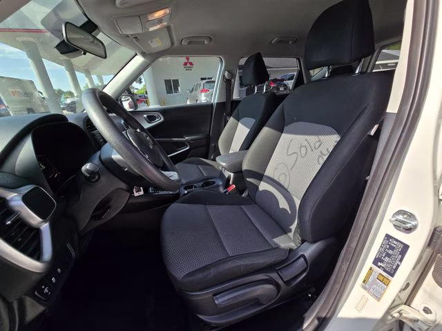 2024 Snow White Pearl Kia Soul LX FWD Hatchback