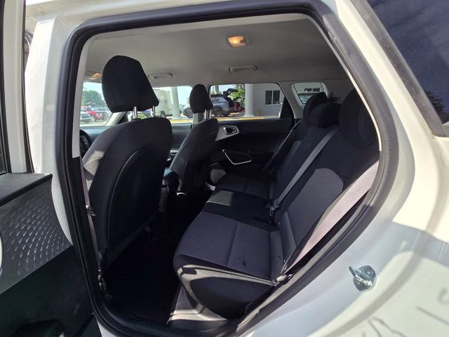 2024 Snow White Pearl Kia Soul LX FWD Hatchback