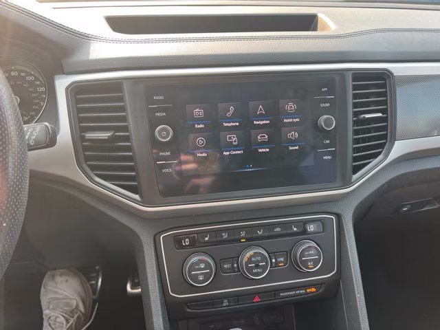 2021 Deep Black Volkswagen Atlas 3.6L V6 SE w/Technology R-Line AWD SUV