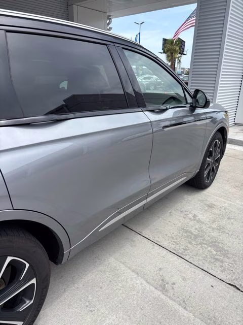 2024 Gray Metallic Lincoln Nautilus Reserve AWD SUV