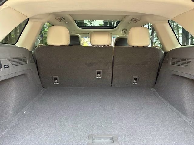 2024 Lustrous Gray Metallic Clearcoat Lincoln Nautilus Reserve AWD SUV