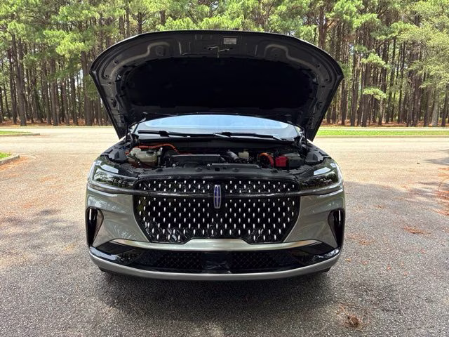 2024 Lustrous Gray Metallic Clearcoat Lincoln Nautilus Reserve AWD SUV