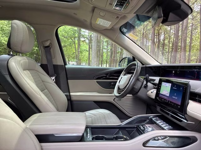 2024 Lustrous Gray Metallic Clearcoat Lincoln Nautilus Reserve AWD SUV