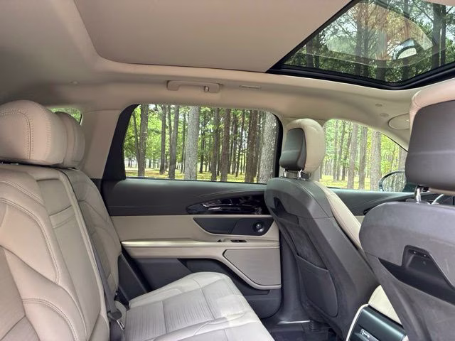 2024 Lustrous Gray Metallic Clearcoat Lincoln Nautilus Reserve AWD SUV