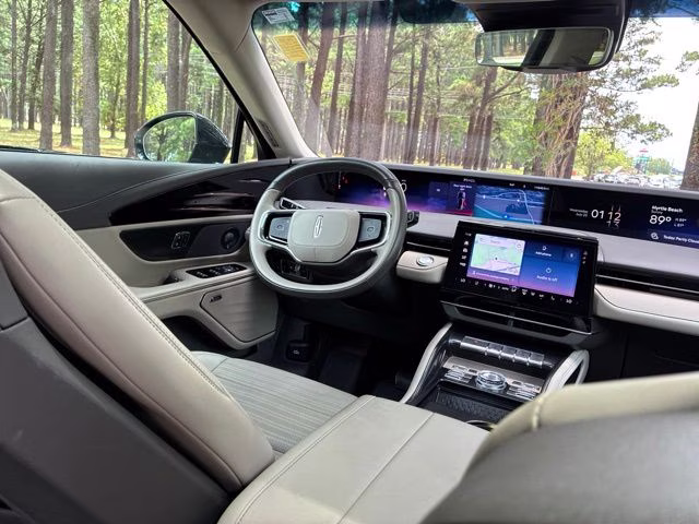 2024 Lustrous Gray Metallic Clearcoat Lincoln Nautilus Reserve AWD SUV