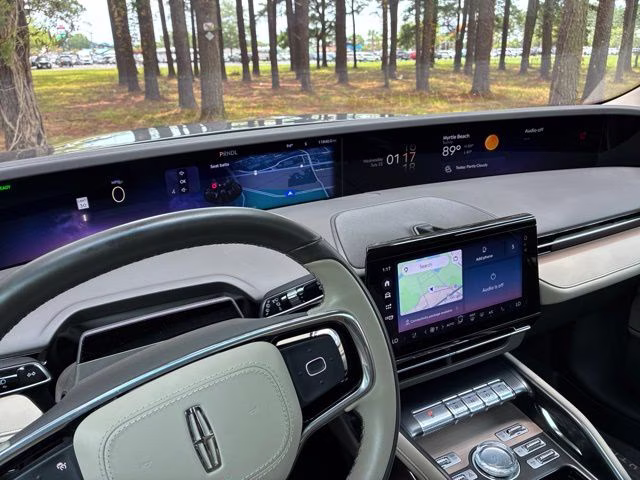 2024 Lustrous Gray Metallic Clearcoat Lincoln Nautilus Reserve AWD SUV