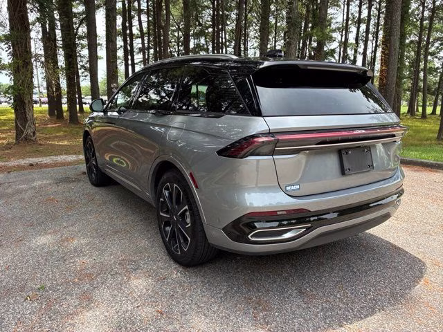 2024 Lustrous Gray Metallic Clearcoat Lincoln Nautilus Reserve AWD SUV