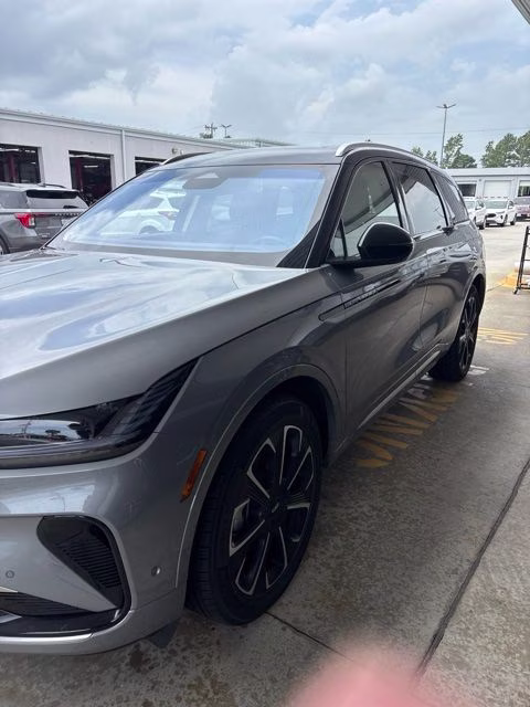 2024 Gray Metallic Lincoln Nautilus Reserve AWD SUV