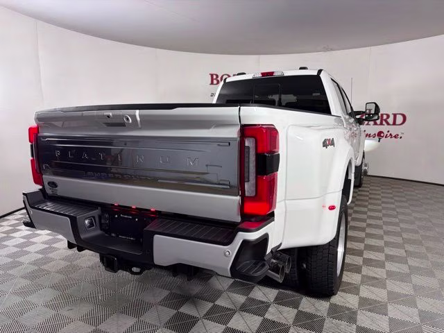 2026 White Metallic Ford Super Duty F-450 DRW Platinum DRW 4X4 Truck