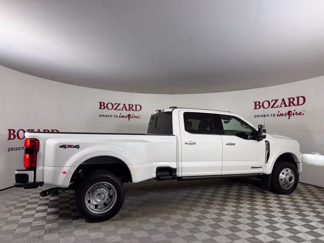 2026 White Metallic Ford Super Duty F-450 DRW Platinum DRW 4X4 Truck