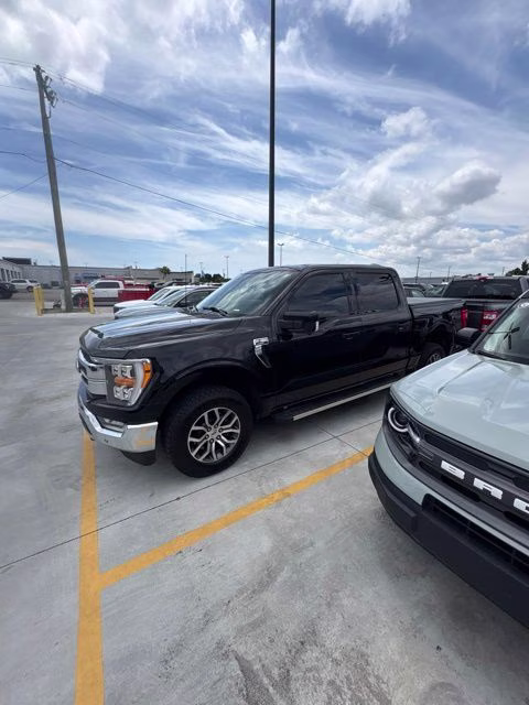 2021 Black Metallic Ford F-150 Lariat 4X4 Truck