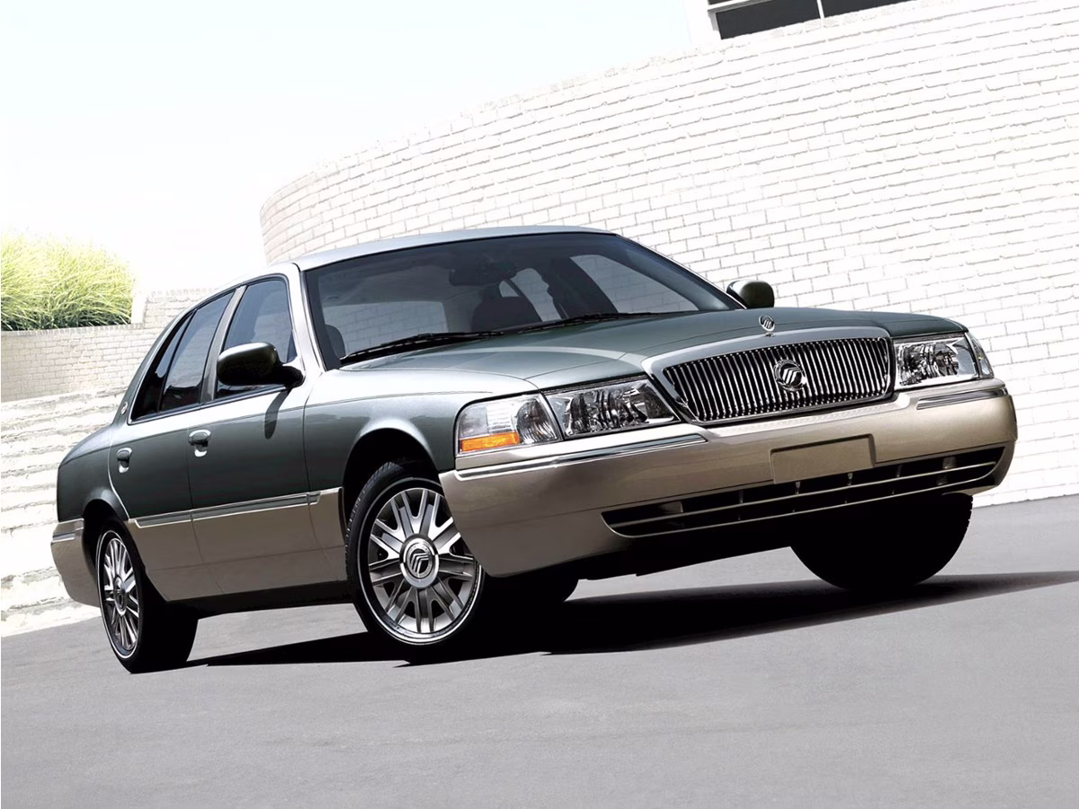 2005 Mercury Grand Marquis GS RWD Sedan