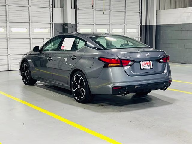 2025 Gun Metallic Nissan Altima 2.5 SR FWD Sedan