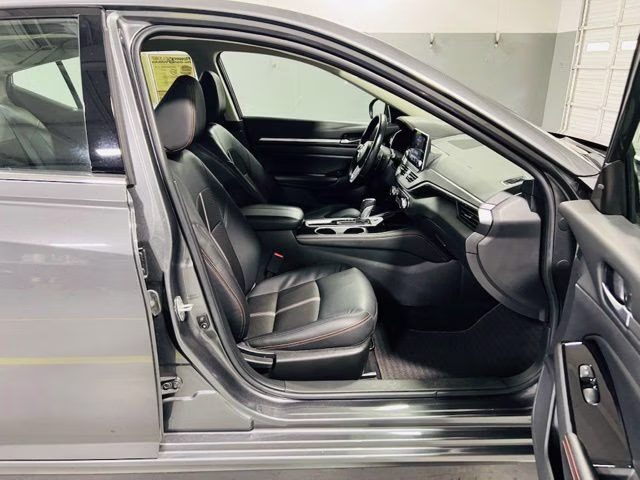 2025 Gun Metallic Nissan Altima 2.5 SR FWD Sedan