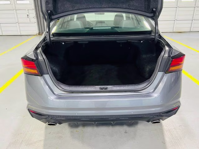 2025 Gun Metallic Nissan Altima 2.5 SR FWD Sedan