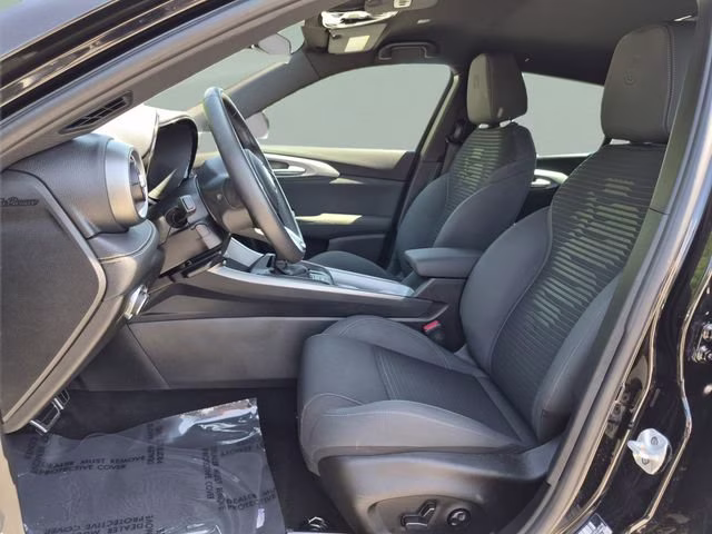 2025 Alfa Black Alfa Romeo Tonale Base AWD SUV