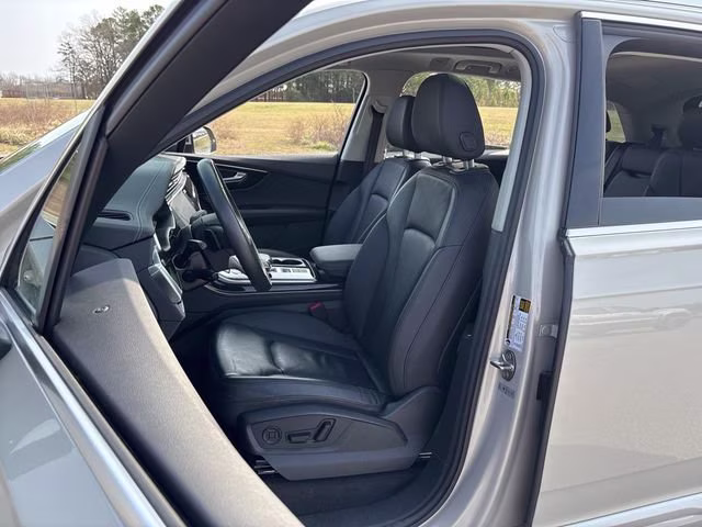 2024 Vicuna Beige Metallic Audi Q7 55 Premium Plus AWD SUV