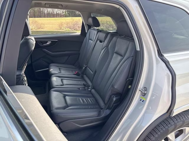 2024 Vicuna Beige Metallic Audi Q7 55 Premium Plus AWD SUV