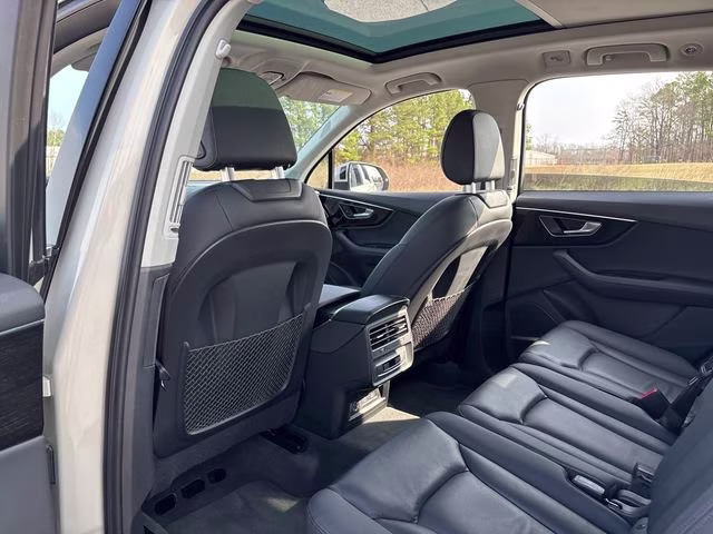 2024 Vicuna Beige Metallic Audi Q7 55 Premium Plus AWD SUV