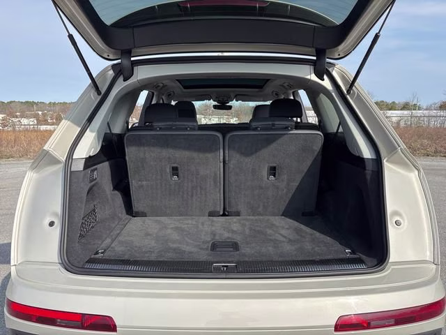 2024 Vicuna Beige Metallic Audi Q7 55 Premium Plus AWD SUV