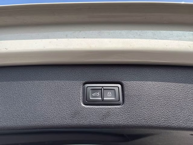 2024 Vicuna Beige Metallic Audi Q7 55 Premium Plus AWD SUV