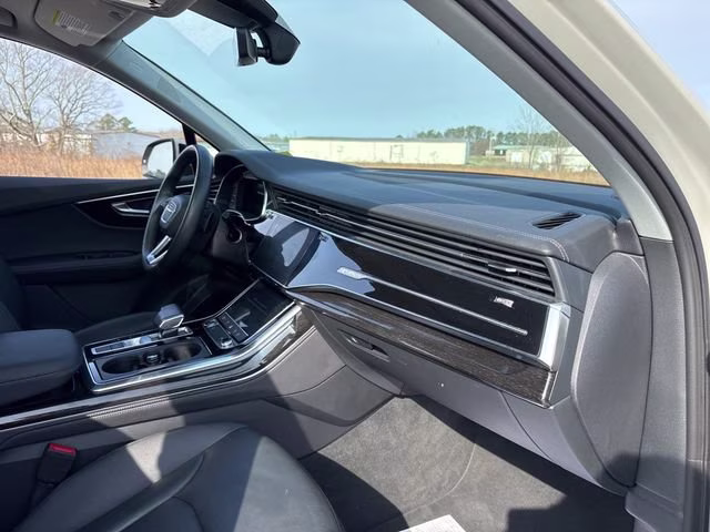 2024 Vicuna Beige Metallic Audi Q7 55 Premium Plus AWD SUV