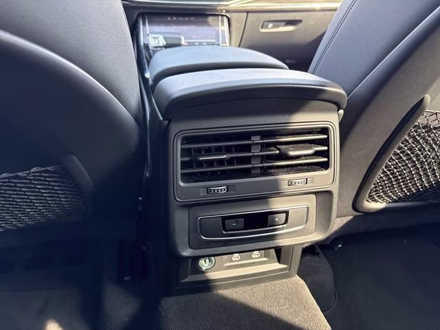 2024 Vicuna Beige Metallic Audi Q7 55 Premium Plus AWD SUV