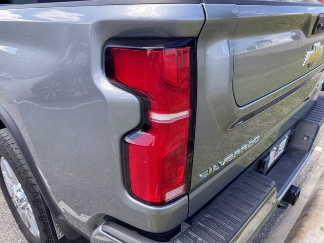 2024 Sterling Gray Metallic Chevrolet Silverado 2500HD High Country 4X4 Truck