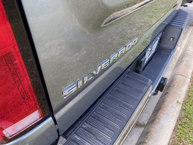 2024 Sterling Gray Metallic Chevrolet Silverado 2500HD High Country 4X4 Truck