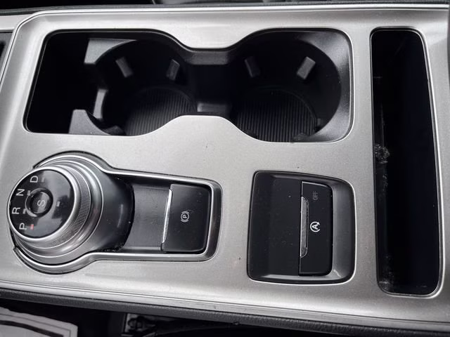 2023 Silver Metallic Ford Edge SEL AWD SUV