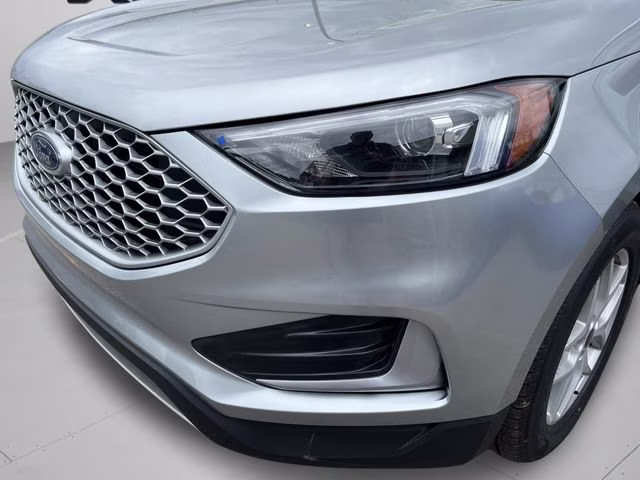 2023 Silver Metallic Ford Edge SEL AWD SUV