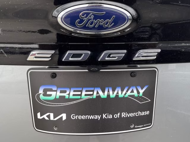 2023 Silver Metallic Ford Edge SEL AWD SUV