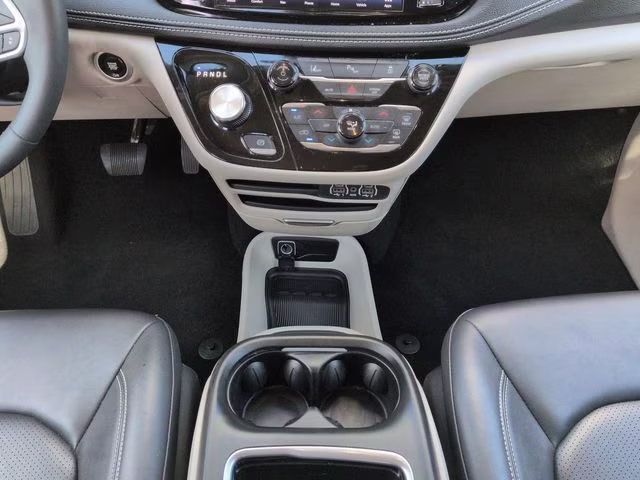 2024 Bright White Clearcoat Chrysler Pacifica Select FWD Van