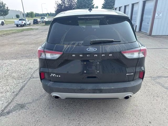 2021 Black Ford Escape SE AWD SUV