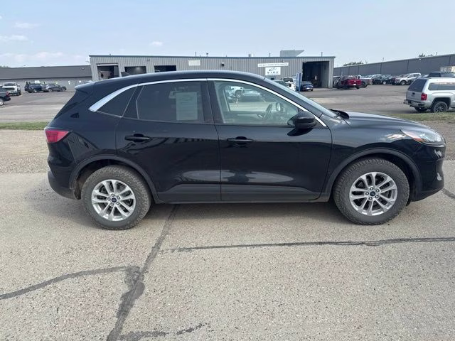 2021 Black Ford Escape SE AWD SUV