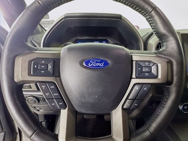 2020 Oxford White Ford Expedition XLT RWD SUV