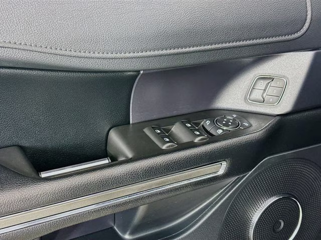2020 Oxford White Ford Expedition XLT RWD SUV