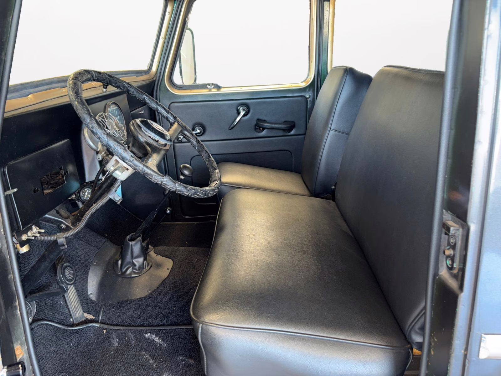 1962 Gray Jeep Jeep Jeep Crossover