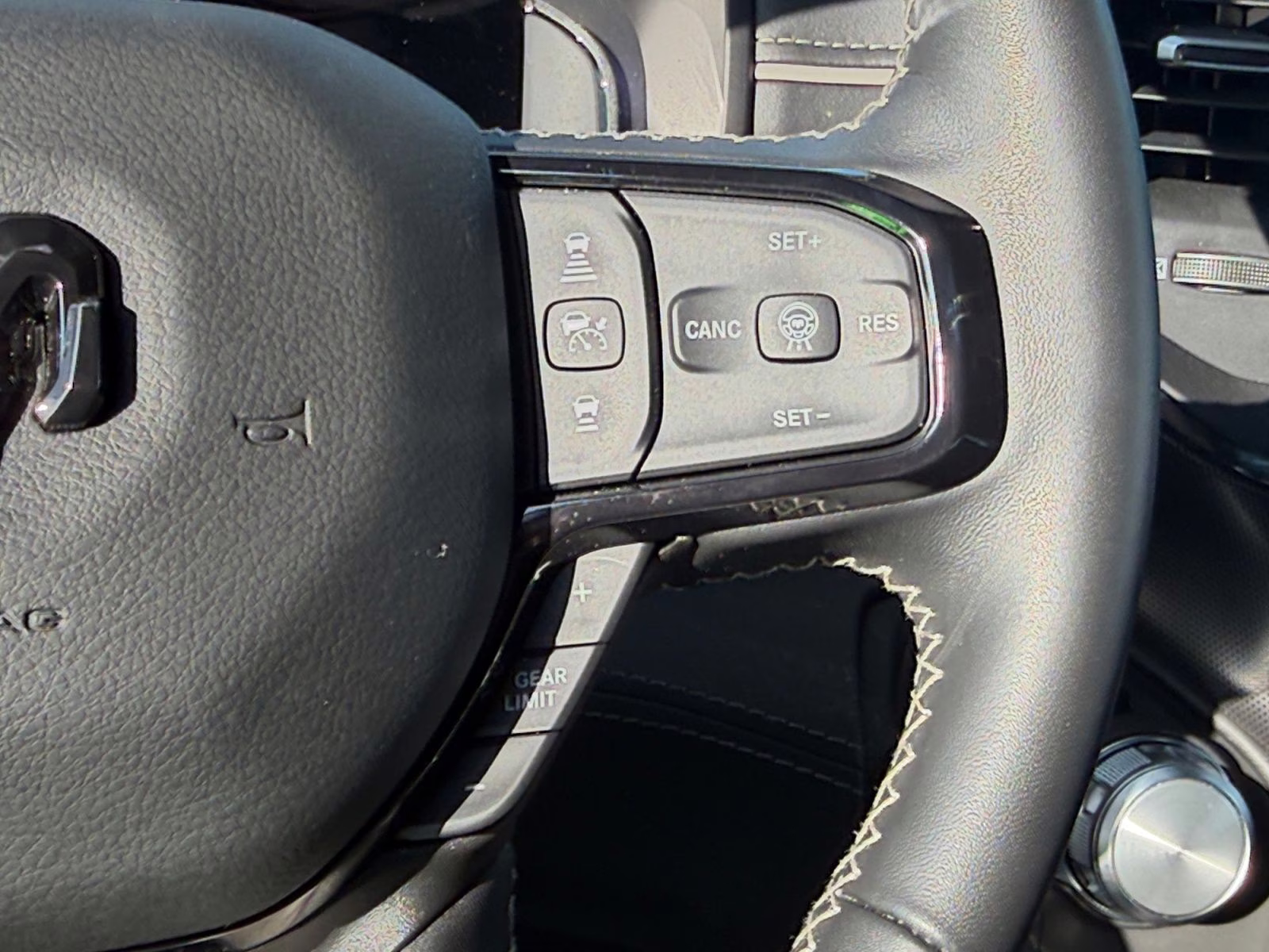 2026 Diamond Black Crystal Pearlcoat Ram 1500 Limited 4X4 Truck