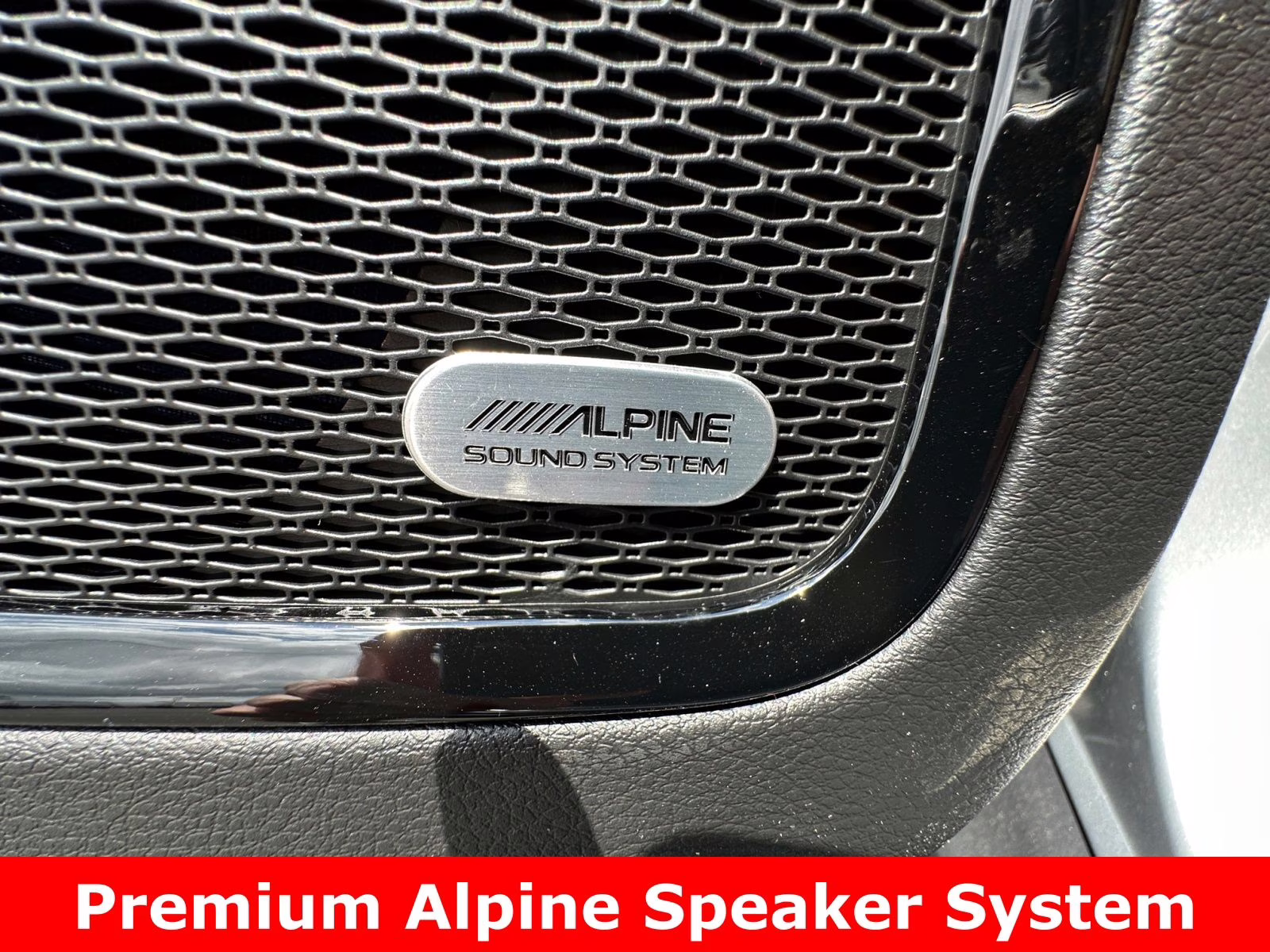 2025 Silver Zynith Metallic Clearcoat Jeep Compass Limited 4X4 SUV