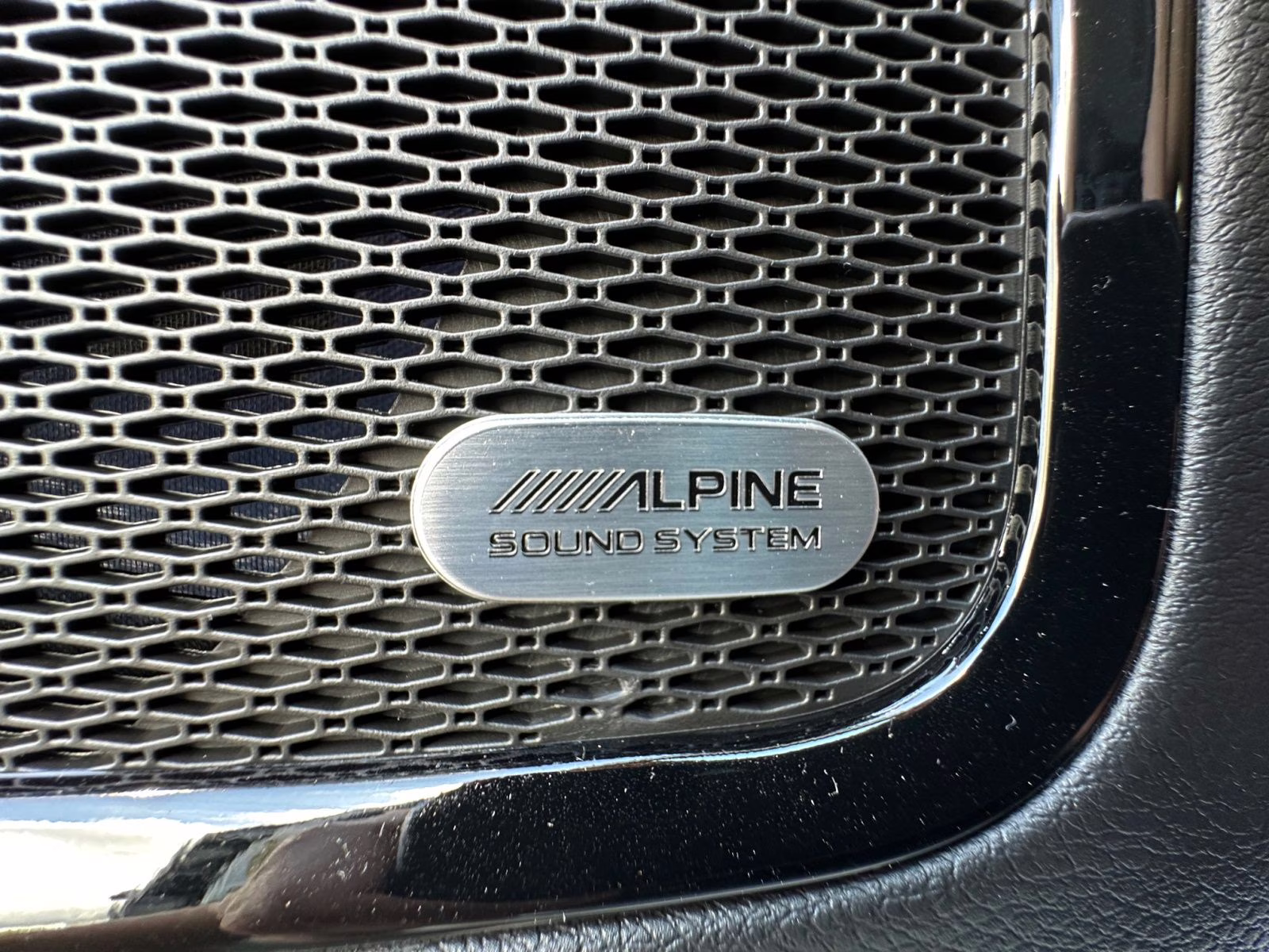 2025 Silver Zynith Metallic Clearcoat Jeep Compass Limited 4X4 SUV