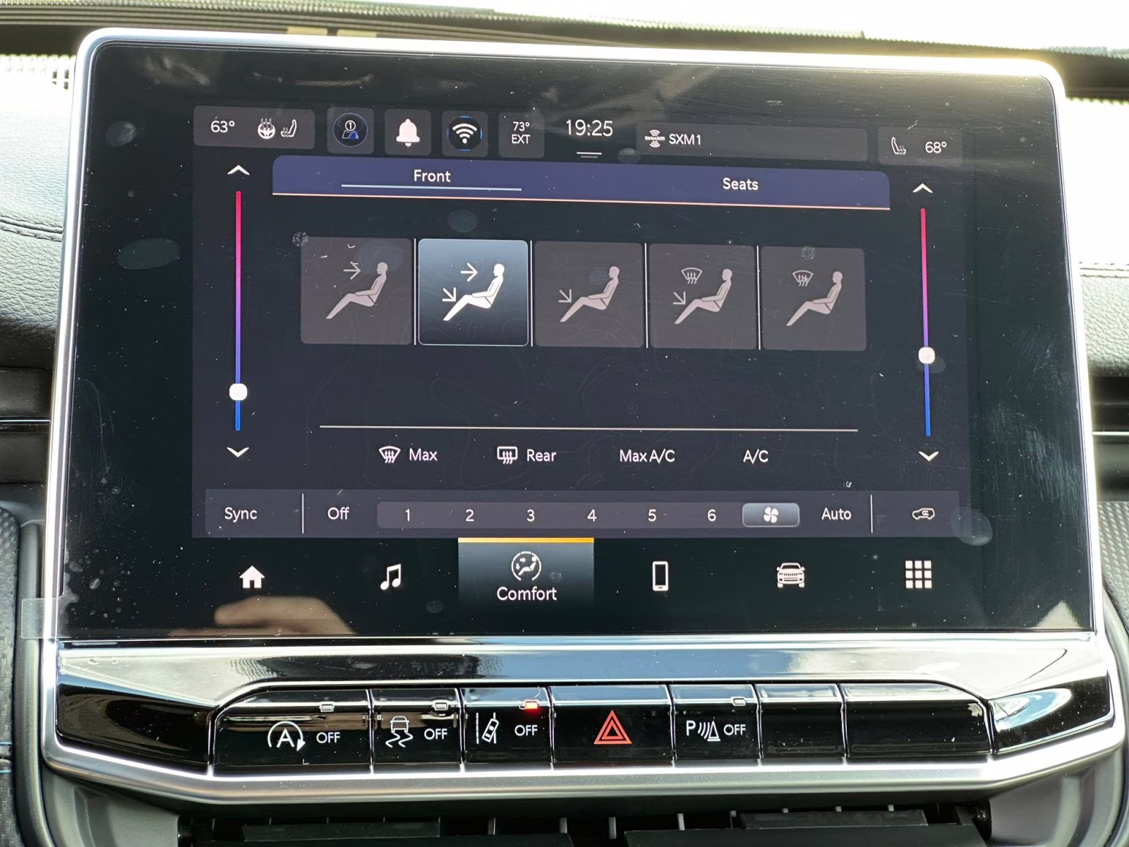 2025 Silver Zynith Metallic Clearcoat Jeep Compass Limited 4X4 SUV