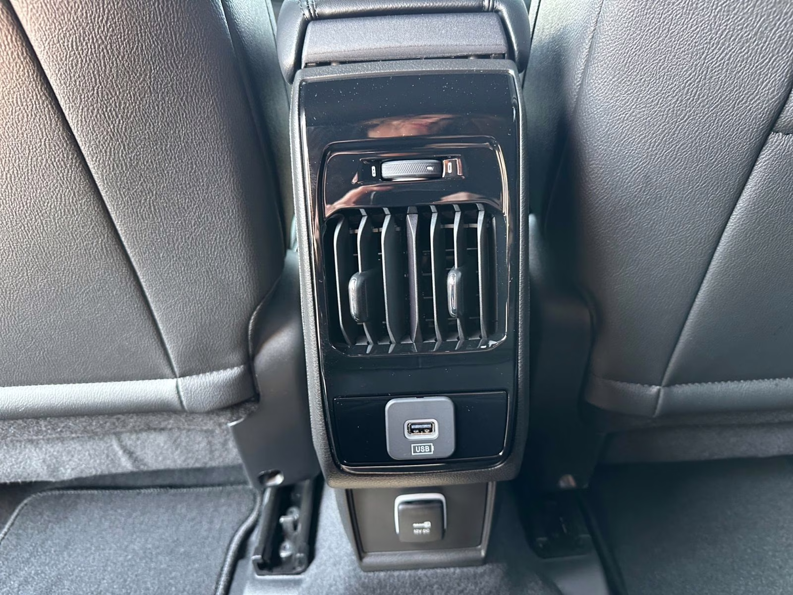 2025 Hydro Blue Pearlcoat Jeep Compass Limited 4X4 SUV