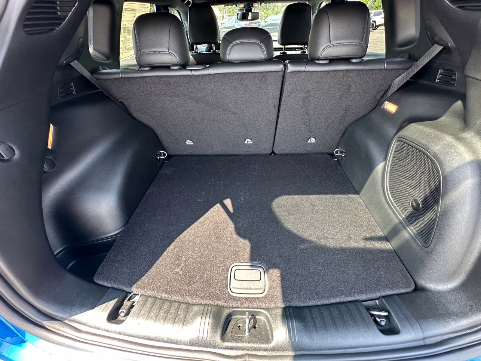 2025 Hydro Blue Pearlcoat Jeep Compass Limited 4X4 SUV