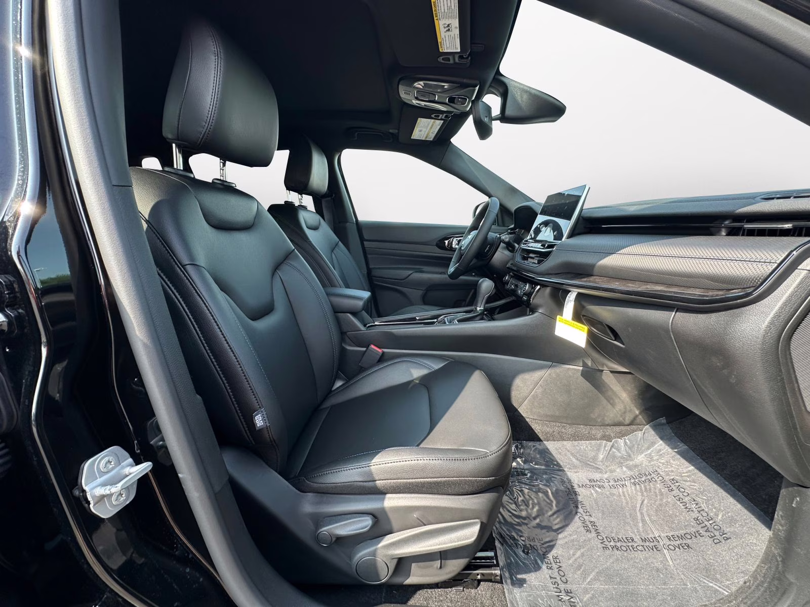 2025 Diamond Black Crystal Pearlcoat Jeep Compass Limited 4X4 SUV