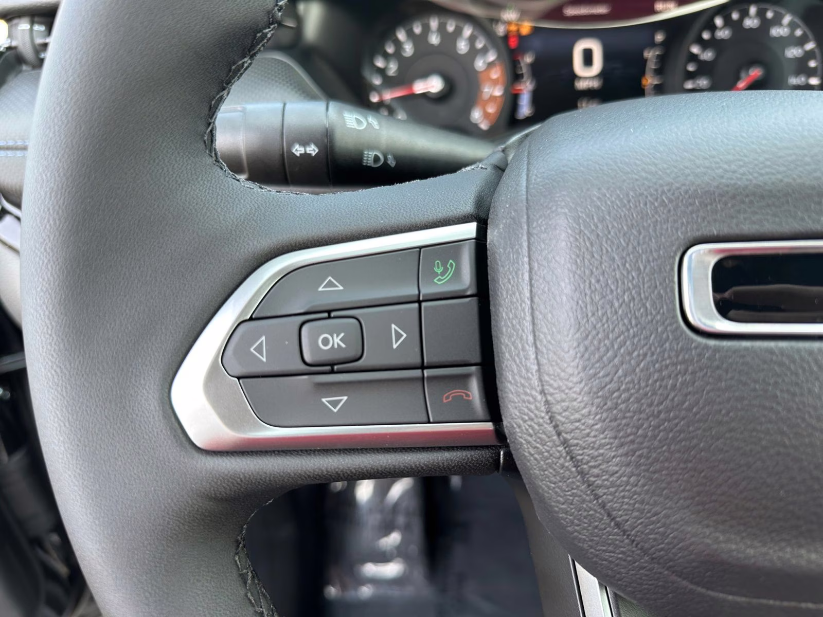 2025 Diamond Black Crystal Pearlcoat Jeep Compass Limited 4X4 SUV