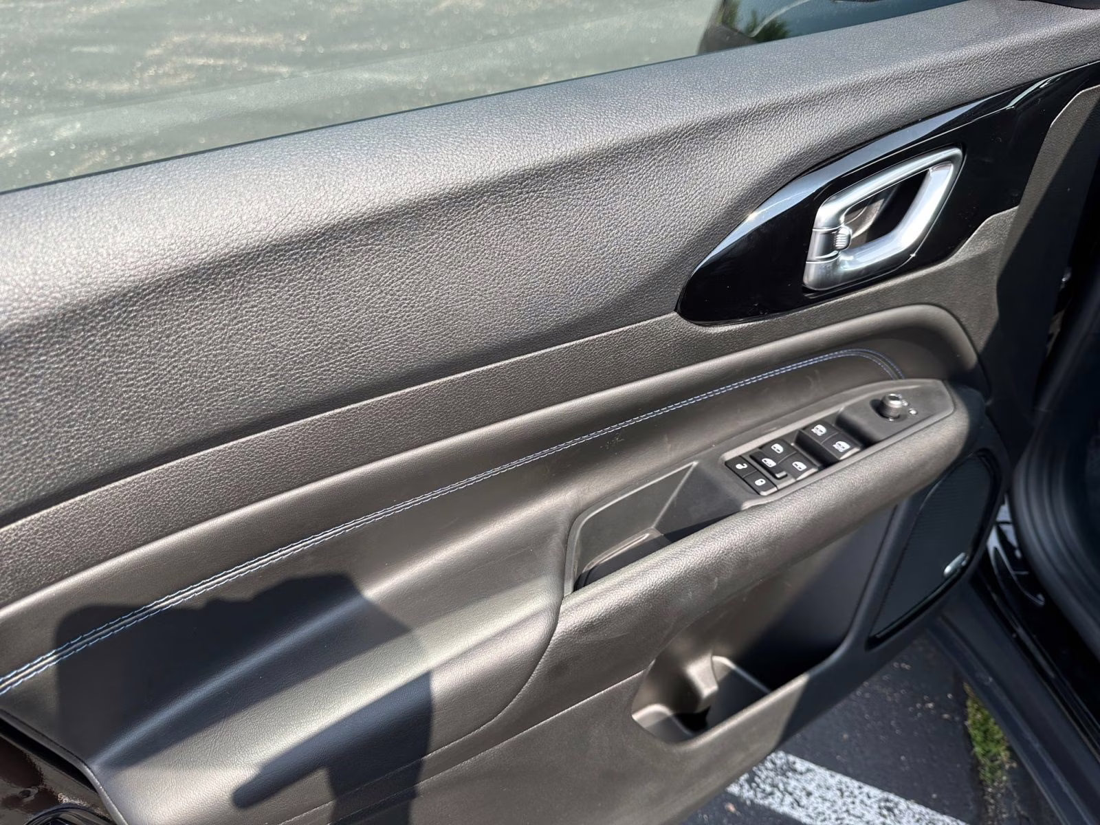 2025 Diamond Black Crystal Pearlcoat Jeep Compass Limited 4X4 SUV