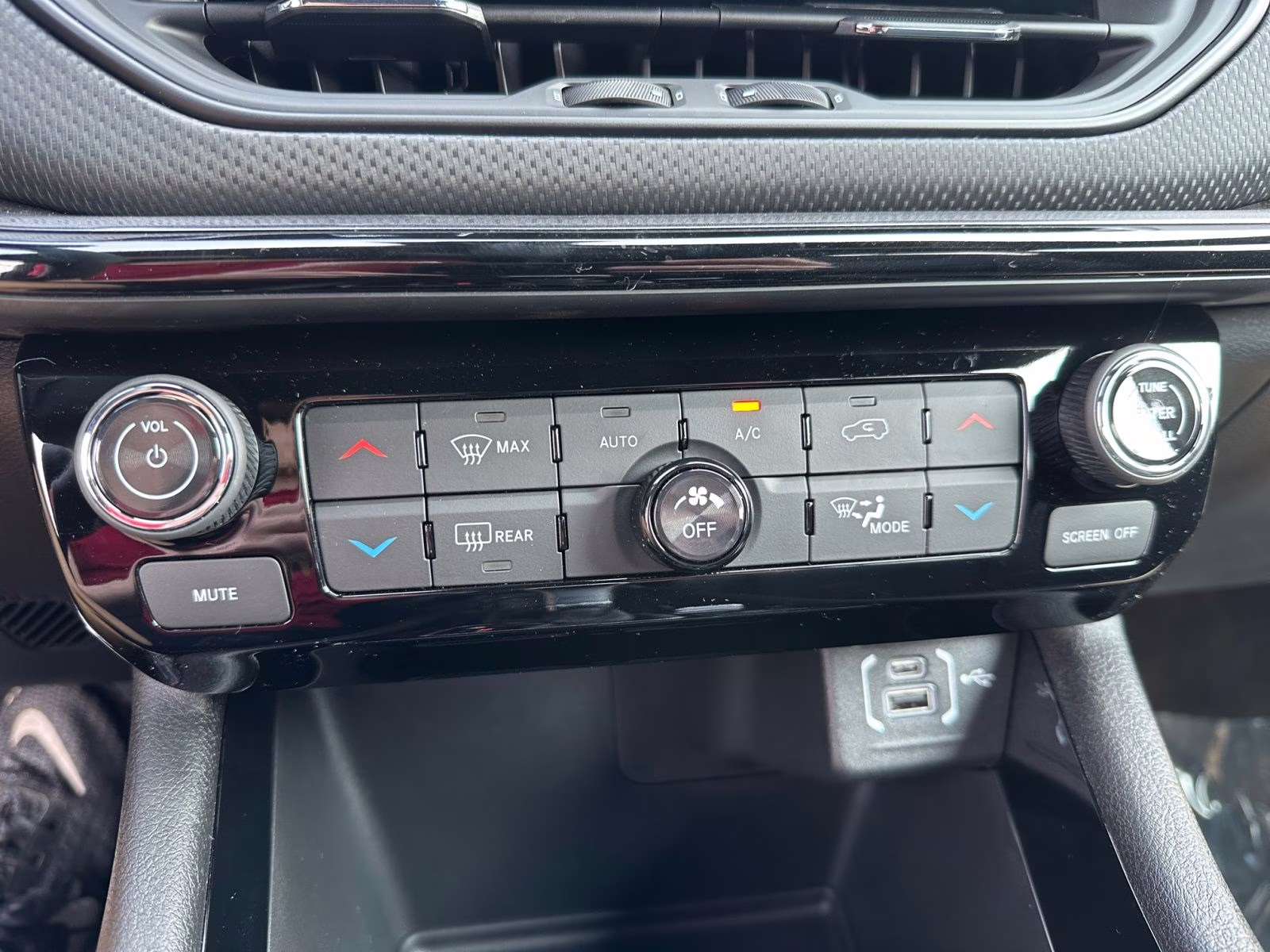 2025 Diamond Black Crystal Pearlcoat Jeep Compass Limited 4X4 SUV